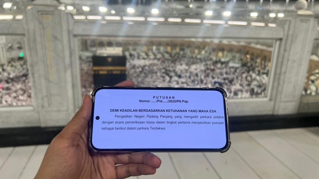 Usulan Sumpah Tambahan bagi Hakim: Suatu Telaah atas Kekeliruan Konseptual terhadap Makna Irah-Irah sebagai Landasan Motto dan Moralitas Kehakiman