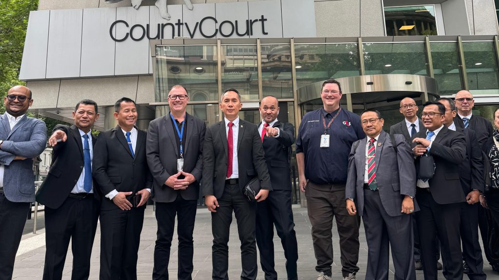 “Eksekusi yang Dieksekusi”: Mengapa Indonesia Butuh Sheriff dan Court Security ala Victoria