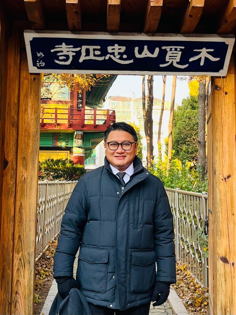 Rendah Hati: Pilar Tersembunyi dalam Integritas Seorang Hakim