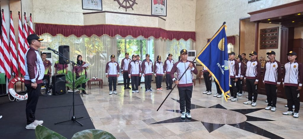 Dirjen Badilmiltun MA Mengukuhkan Kontingen Tenis PTWP Peradilan Militer Tahun 2026: Menggelorakan Semangat Juang dan Mental Juara Menuju Turnamen Tenis Beregu ke-XX Piala Ketua Mahkamah Agung RI di Malang