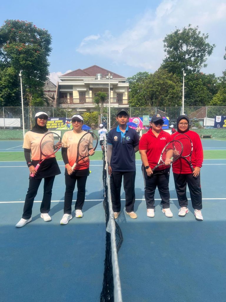 Tim Tenis Peratun Putra dan Putri Juara Pool, Melaju ke Babak Knock-Out