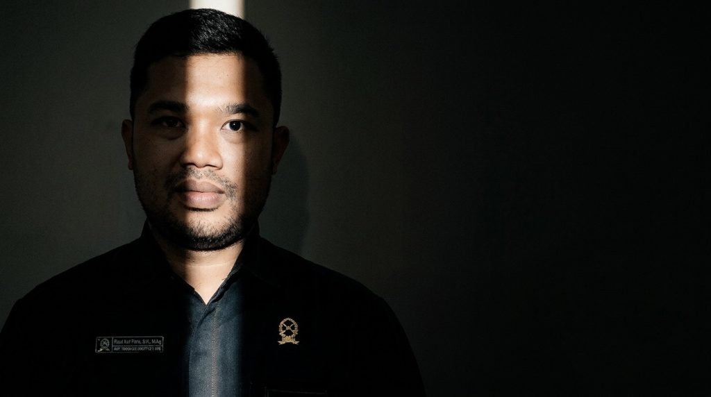 Hakim, Ancaman Metafisik dan Keteguhan Spiritual